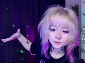 girl
        lollyshy__ cam image #5083397