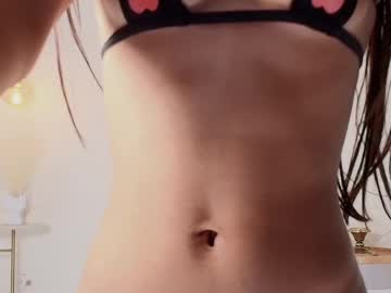 girl
        marce_algara cam image #6376275