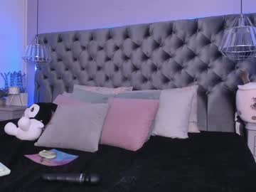 girl
        naomii_soto cam image #4737668