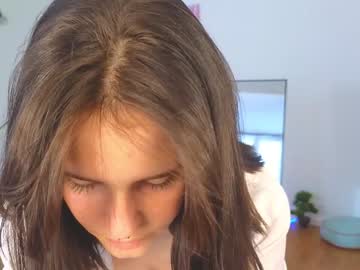 couple
        click_start cam image #4944422