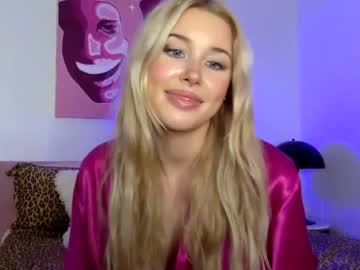 girl
        tastytilly cam image #1127265