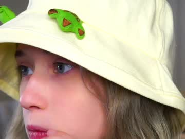girl
        taitehambelton cam image #5566761