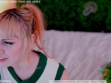 girl
        runesy cam image #1909965