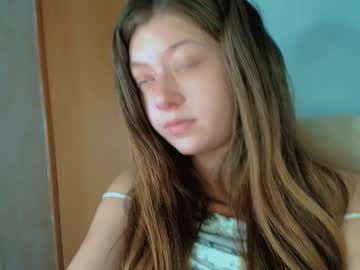 girl
        puff_witch cam image #5962190