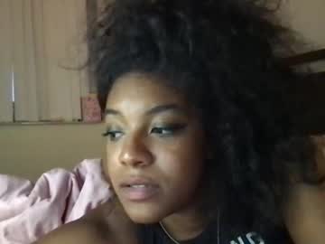 girl
        bailyheaven cam image #1237127