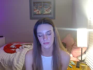 girl
        emmmafox14 cam image #1688663