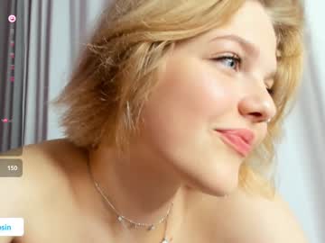 girl
        maya_blonde18 cam image #5544713