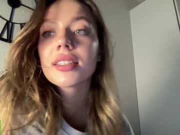 girl
        angel_from_sky cam image #4195443