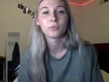 girl
        petiteblondie13 cam image #4171737