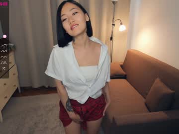 girl
        refined_style cam image #1464685