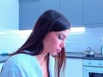 girl
        janecoxa cam image #2859091