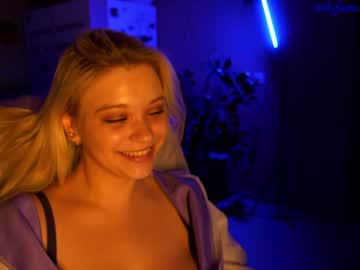 girl Nude Cam Girls Playing Games with sexyalice1997