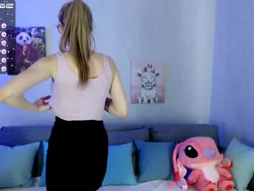 girl
        amelialuck cam image #898578