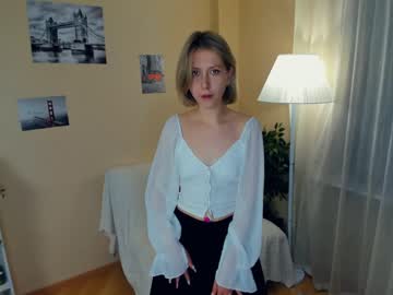 girl
        petraemans cam image #3573504