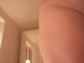 girl
        saltedhoney cam image #1907742