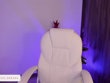 girl
        annie_dreams cam image #4333