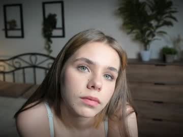 girl
        sona_rise cam image #5701268