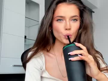 girl
        isia_slay cam image #453027