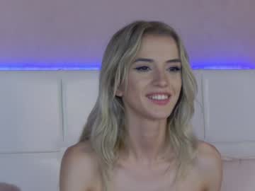 girl Nude Cam Girls Playing Games with yannajeen