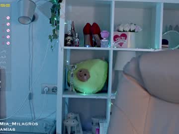 girl
        mia_milagros cam image #379012