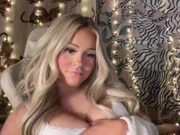 girl
        ari_02 cam image #2851732