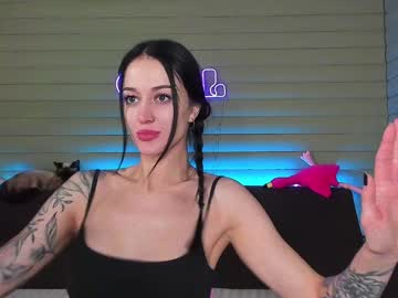 couple
        meowluv cam image #5696492