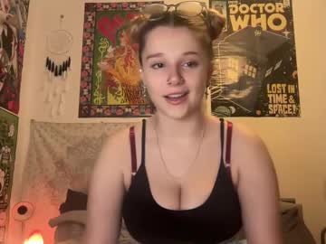 girl
        jessicapearsons cam image #5879175
