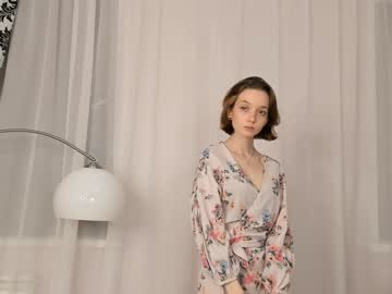girl
        constancefyr cam image #1886613
