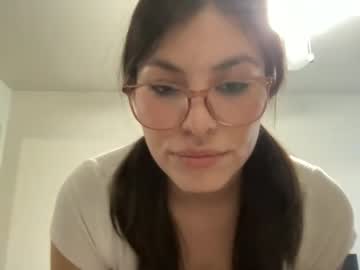 girl
        itsarielford cam image #644444