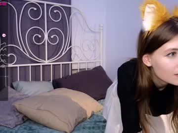 girl
        cute_fox_girl cam image #3484768