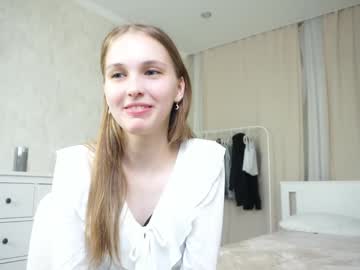 girl
        hildgaillard cam image #6735218