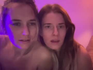 couple
        fartsmommy cam image #452730