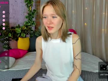girl Nude Cam Girls Playing Games with paramountgirl