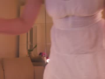 girl
        saltedhoney cam image #3602030