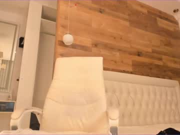 girl
        sury_01 cam image #318048