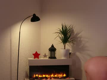 girl
        ella_twinkle cam image #5981922