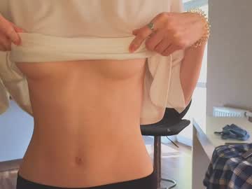 girl
        lucettagibbard cam image #4986201