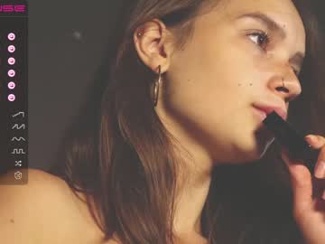 girl
        katymolly cam image #1878102