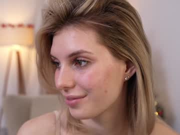 girl
        refined_style cam image #5856429