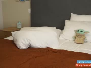 girl
        chloewildd cam image #1721686