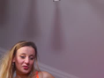girl
        juicyandthepussyblvd cam image #437691