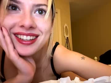 girl
        kittycherries cam image #5653104