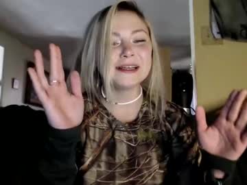girl
        kipsy420 cam image #4979845