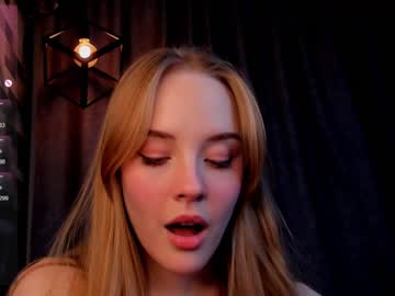 girl
        lolliis cam image #3272187