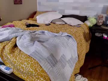 couple
        hotwife2727 cam image #1343675