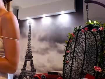 girl
        elizabeth__gray cam image #2207953