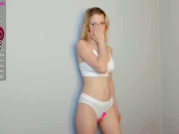 girl
        porcelain__doll cam image #1550992