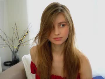 girl
        fluffy_angel cam image #4699737