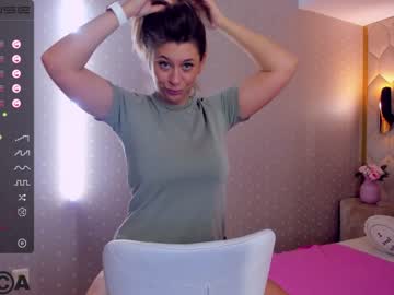 girl
        stifler_mommy cam image #1172067