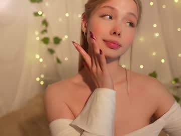 girl
        april_blush cam image #6841852